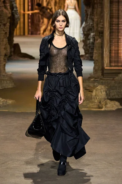 Look 27